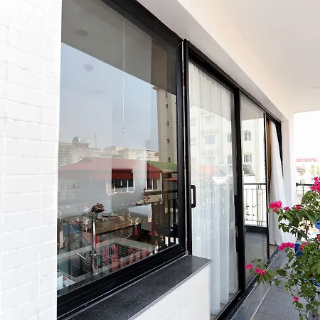 Quiet Hoang Quoc Viet Hotel&apartment-2